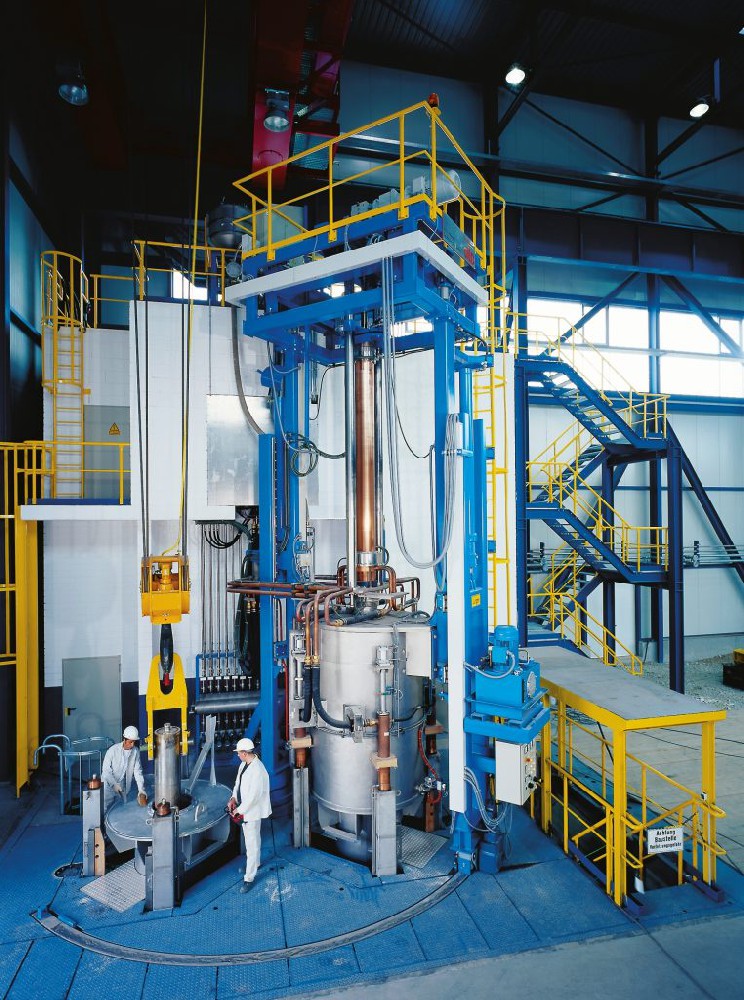 真空電渣重熔爐Vacuum electric slag remelting furnace